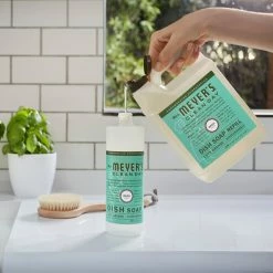 Mrs. Meyer's® Mrs. Meyer's Clean Day 347545 48 Oz. Basil Scented Dish Soap Refill - 6/Case